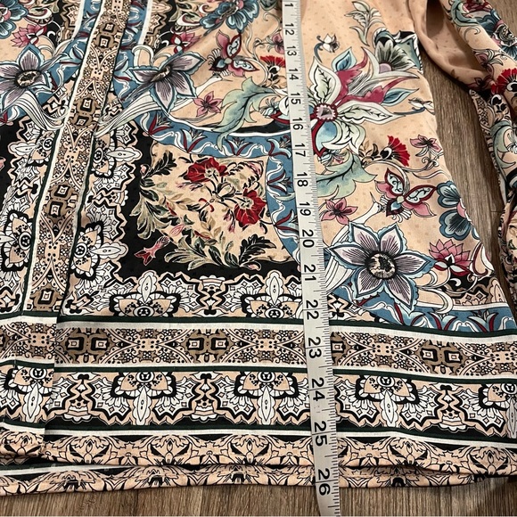 Chicos Long Sleeve Satin Shirt Size2 (12/14) Multicolor Floral Hidden Button Up - Picture 7 of 11